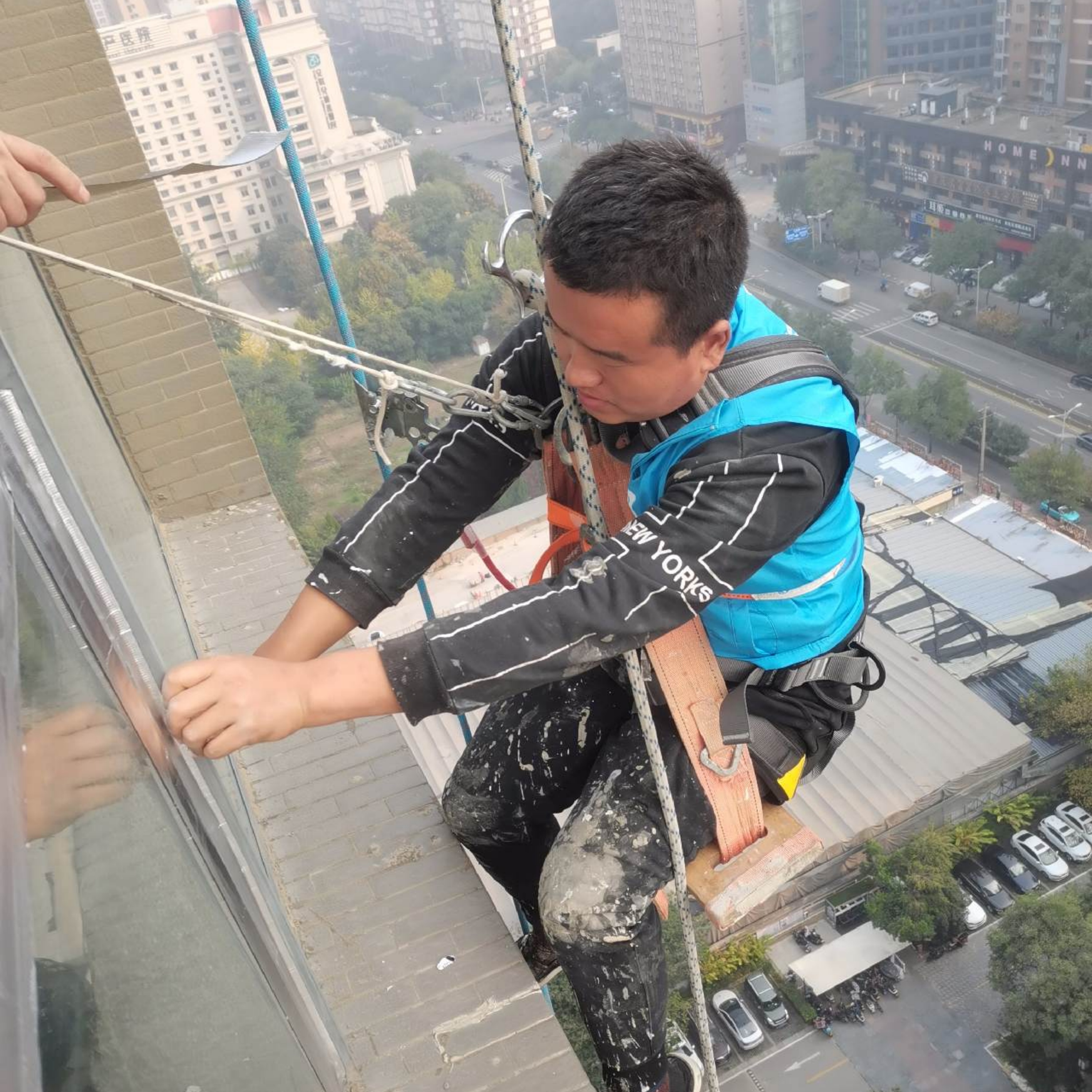 关于窗户漏水维修的实用指南与操作规范