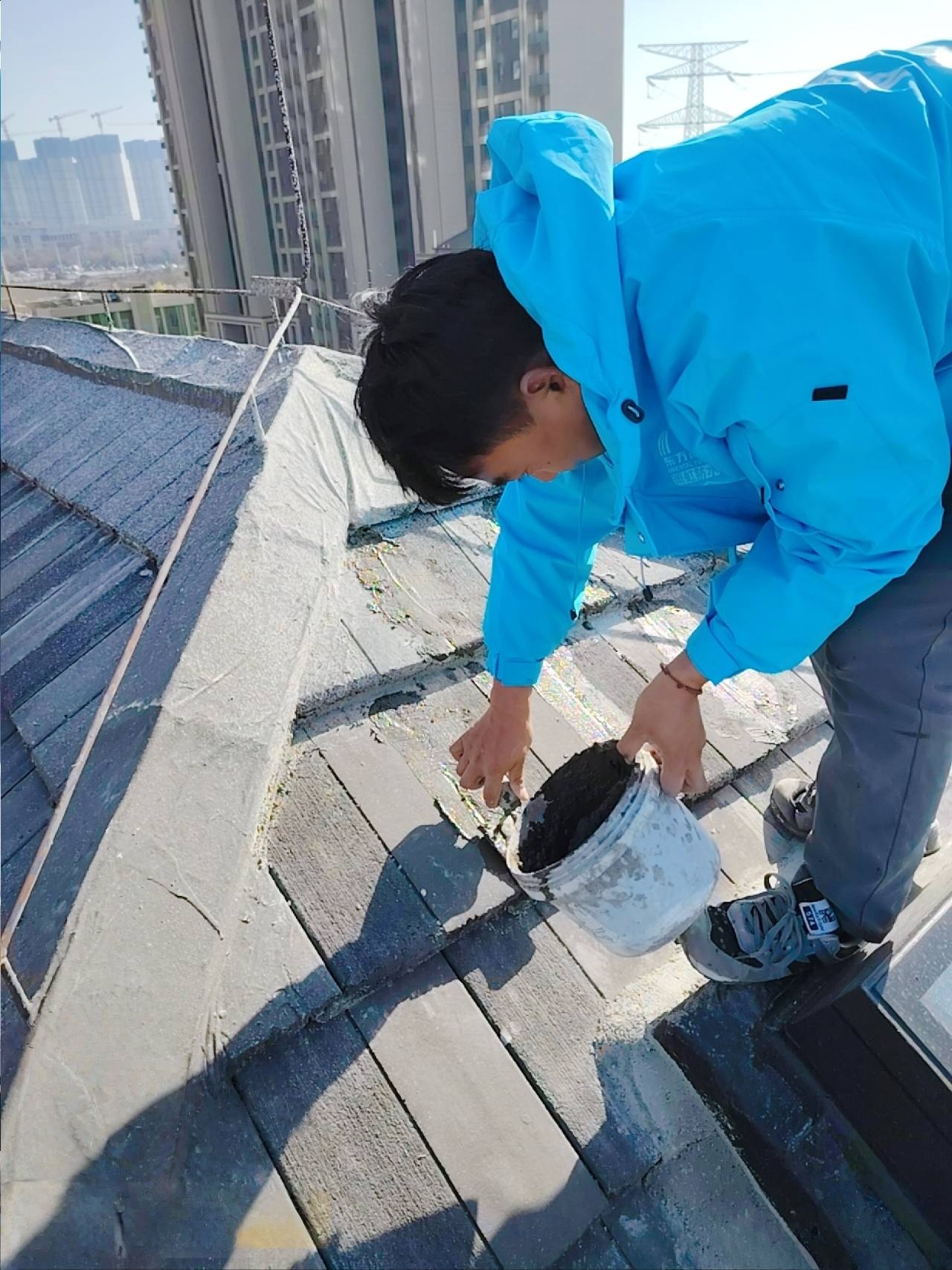 关于规范开展屋顶漏水维修工作的指引公告