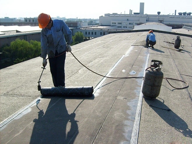 西安冠盾精准破局屋顶漏水难题 专业技术守护古城安居